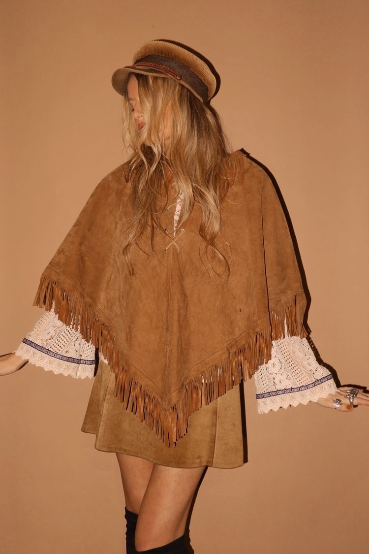 VINTAGE 70S SUEDE FRINGED PONCHO - SMALL — Strange Ray