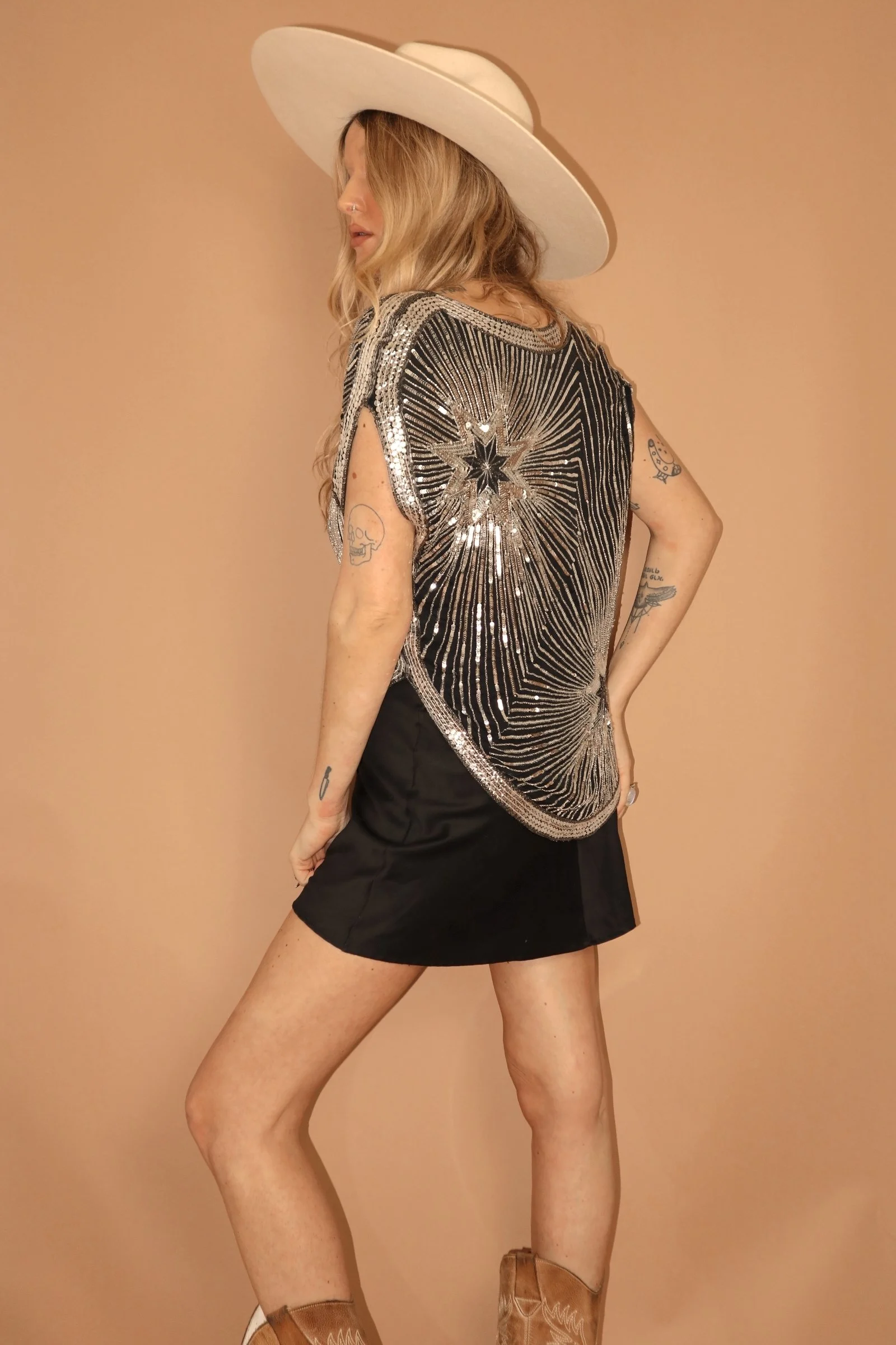 VINTAGE 80S SILVER BLACK BEADED SEQUIN STAR EMBELLISHED TOP - SMALL.6.JPG