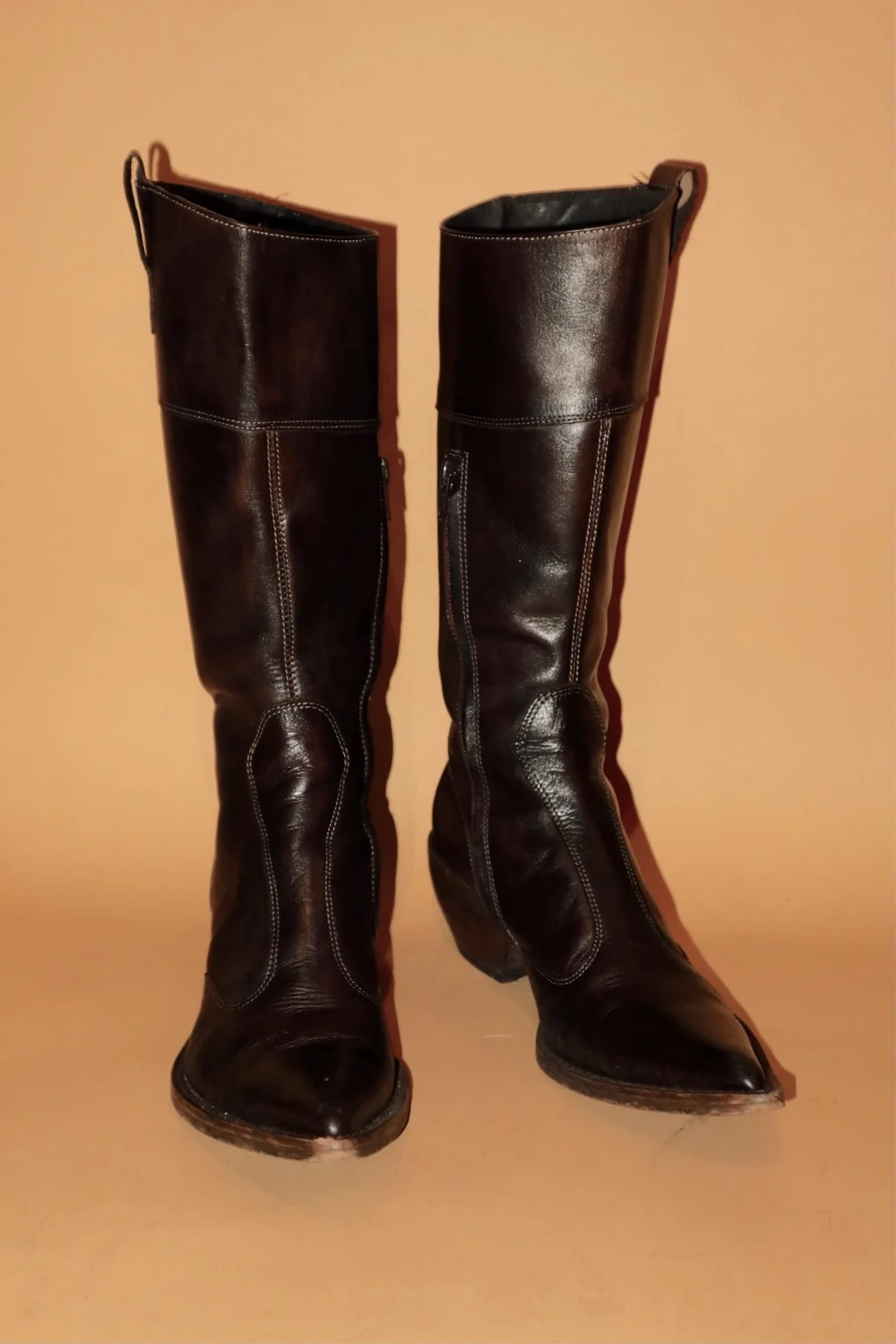 VINTAGE 90s SLIM FIT BROWN LEATHER COWBOY POINTED BOOTS 36 UK —  Strange Ray Vintage