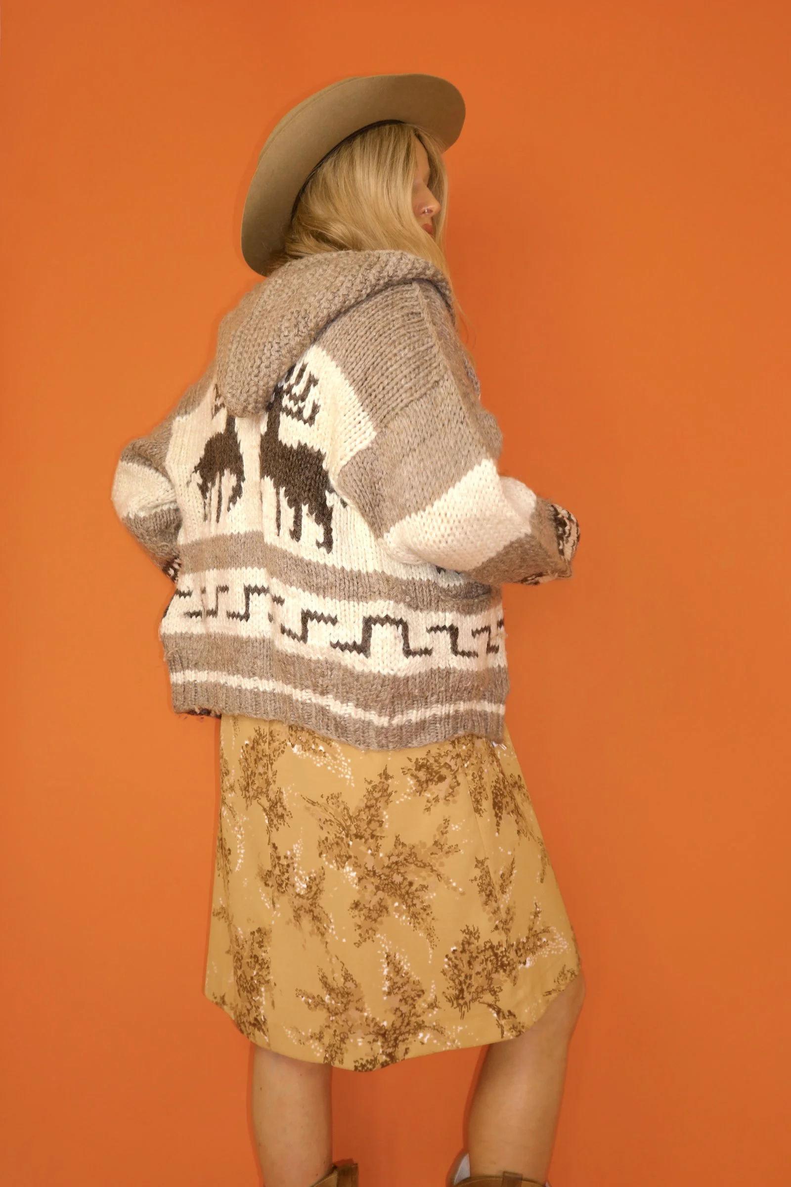 VINTAGE COWICHAN STYLE KNIT WOOL CANADIAN MOOSE NATIVE CARDIGAN - MEDIUM .3.JPG