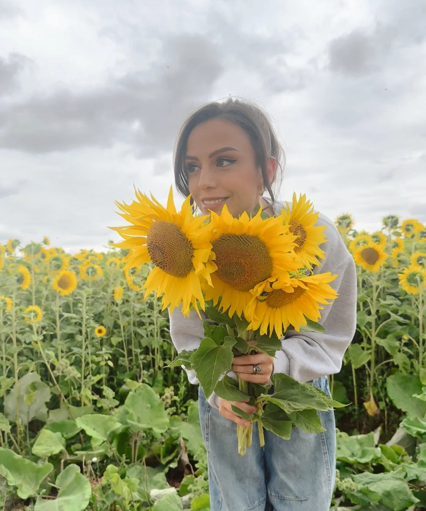 π» A perfect morning picking our own Sunflowers π» If you’re looking for somewhere to take your little explorers over the holidays I can’t recommend this wonderful community farm enough. A local gem ♥οΈ
π 
Bransford court farm
Bra