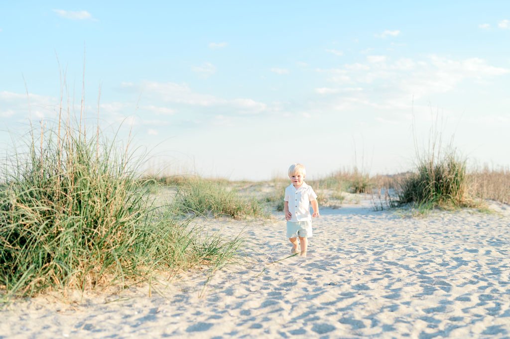 Pawley'sIslandFamilySession|PhotographybyHosannaWilmotPhotography-89.JPG