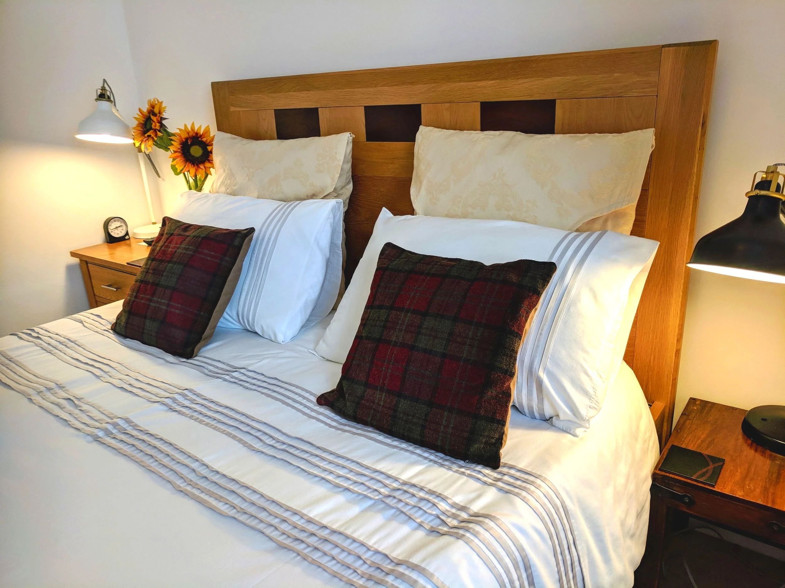2+Rm+3+Bed+Close+Up.jpg