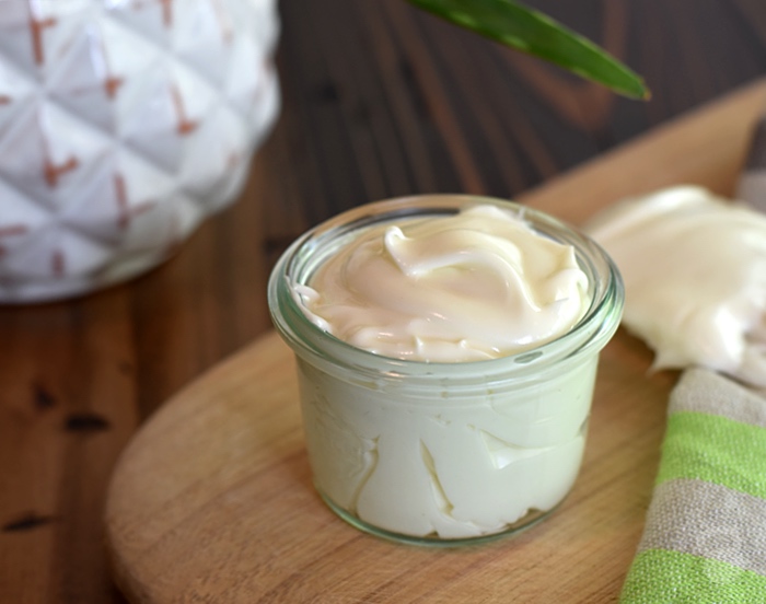 homemade face cream with aloe vera and shea butter