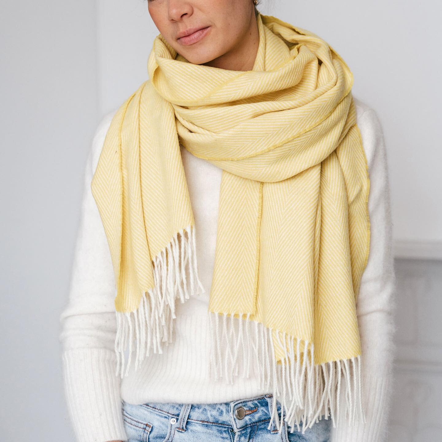 Spring 🌼 Sunday

Fresh, clean, bright colours to brighten up your wardrobe, brushing off the Winter &amp; welcoming in Spring.
Herringbone Lambswool Blanket Scarf

#sunday #spring #springfashion #scarves #ootd #bonhaye #instafashion #instafashionblo