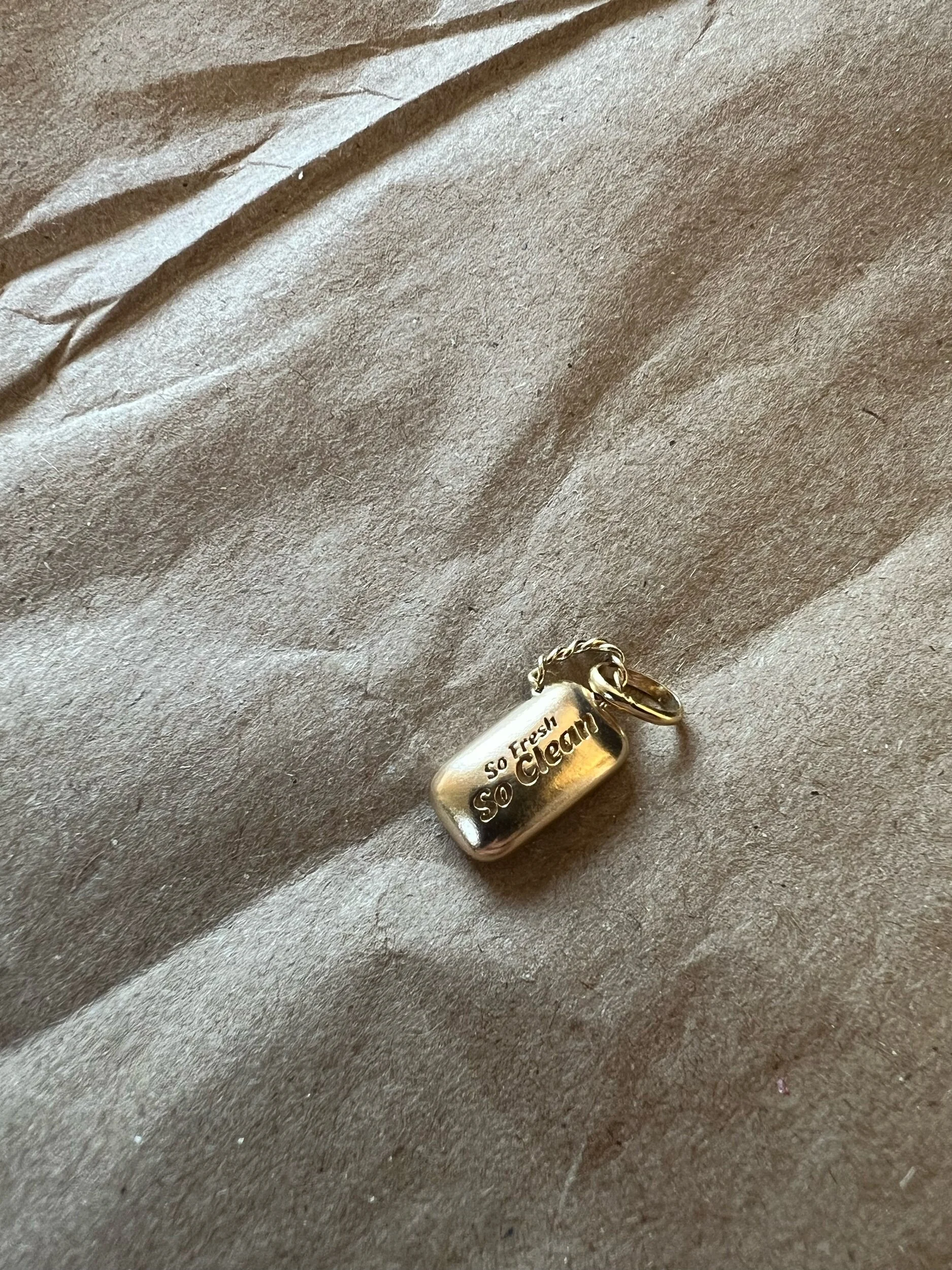 F07D9E4A-0CD7-4D5E-8220-4CF3513BD3D6