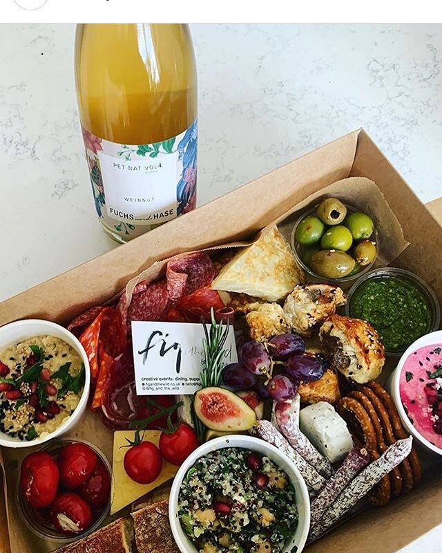 W e e k e n d  o r d e r s ~
Tomorrow is the cut off for weekend orders! We have 3 spots left for Friday delivery and a few more for Saturday at the moment. Indoor picnics/outdoors picnics and can even add a bottle of wine if you so please - if that&