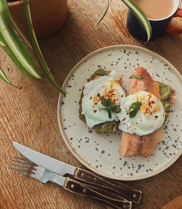 S u n d a y ~
Breakfast today be this little plate of morning beauty. Honey sourdough with avocado smash, kiln smoked trout and poached eggs. Served alongside my third cup of tea of the day because tea is everything in the mornings.
.
Plate beauty by