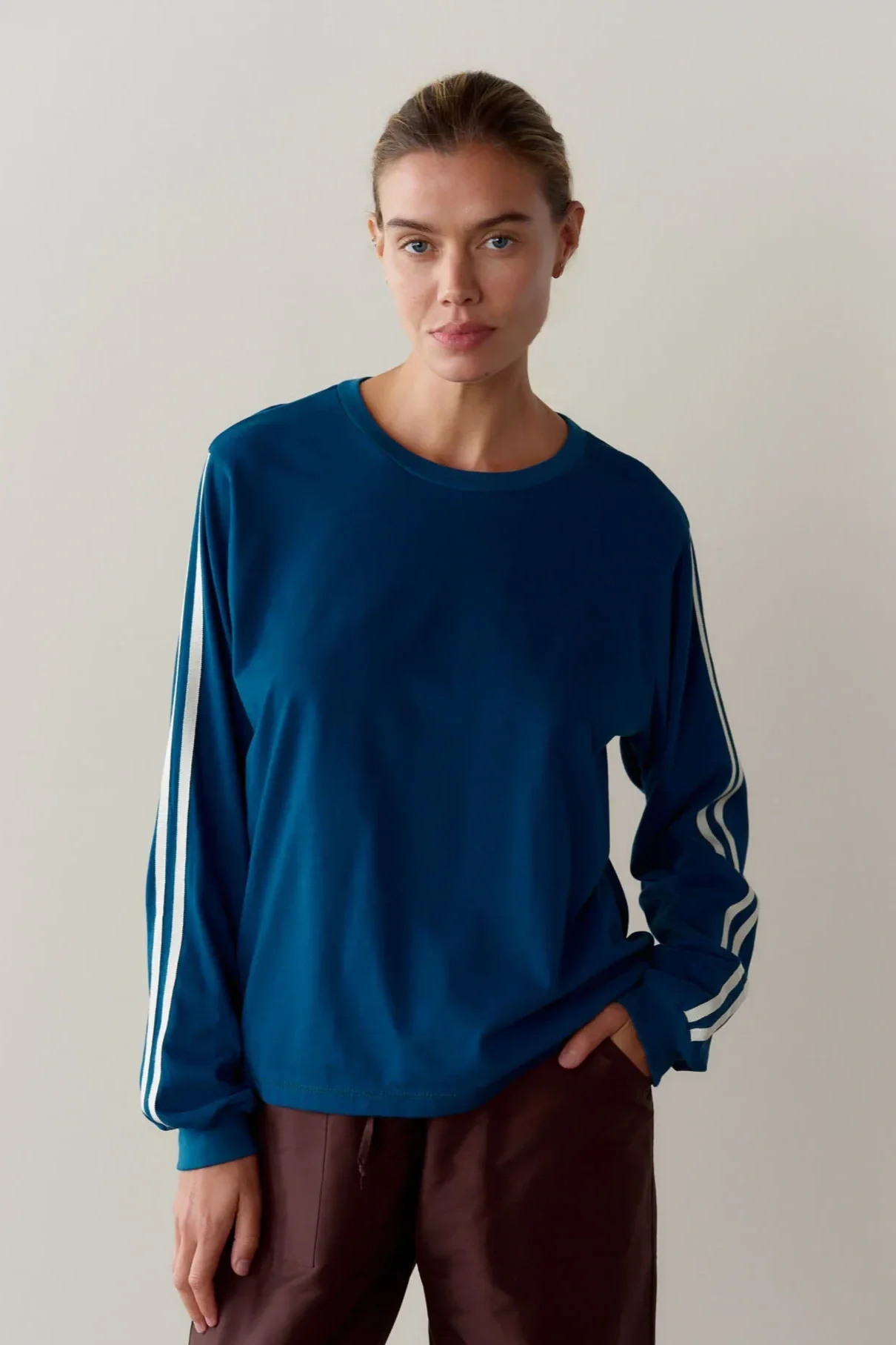 JerseyStripeLongSleeve_Lake-Creme_0104.webp