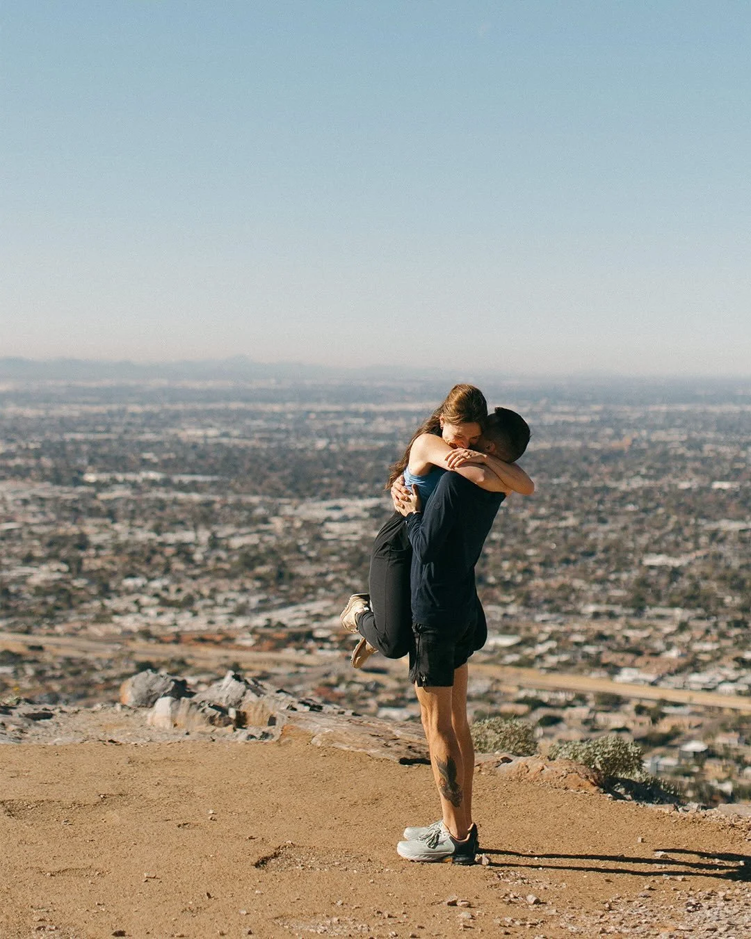 My favorite proposals are hiking proposals!!!!!!

Forever saying yes to more mountaintop mornings like this one with Ian and Mackenzie 🥹

.
.
.
.
.
Surprise proposal photos on Piestewa Peak in Phoenix, Arizona
