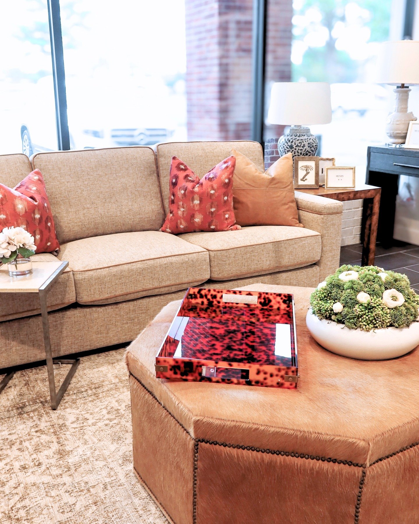 Hair-on-hide ottoman with nailhead trim. Neutral sofa with a contrast leather welt. A pairing made for style. ✨

#henryhomeinteriors #interiordesign #couches #interiorinspo #furniture #ottoman #interiordesign