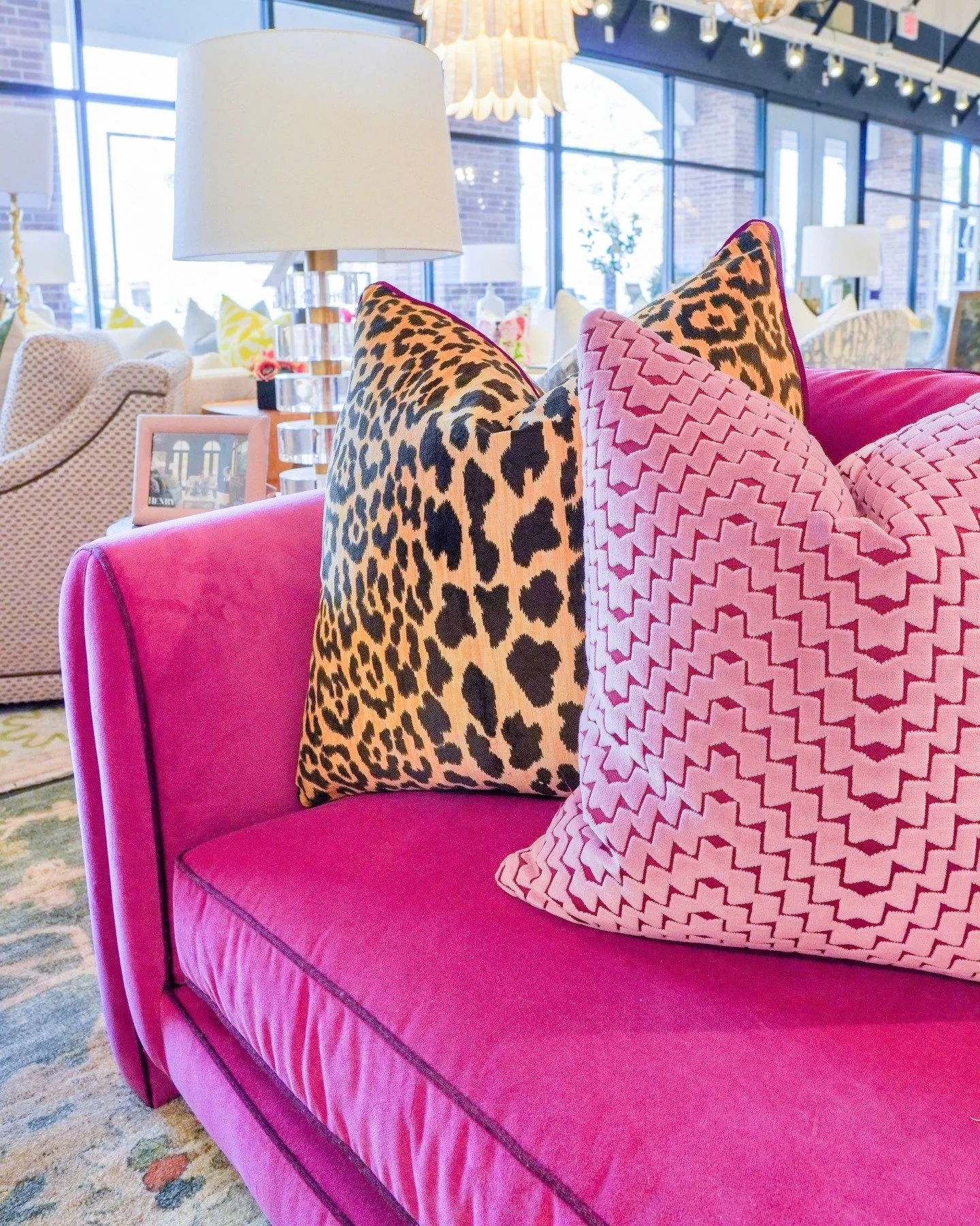 The perfect combination of comfort with love-filled pops of color. Happy Valentine&rsquo;s Day! 💘#henryhomeinteriors #interiorinspo #designdetails