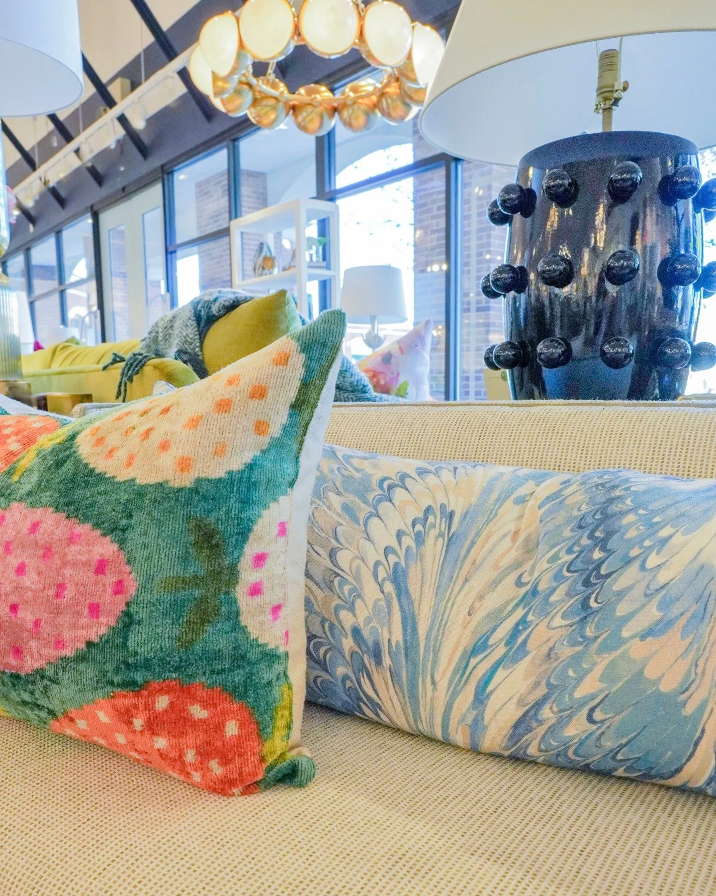 A simple refresh can make all the difference.
Throw pillows are the perfect finishing touch to brighten a space for spring. Soft textures and fresh pops of color can instantly bring new life to a room while keeping your foundation pieces timeless.
#h
