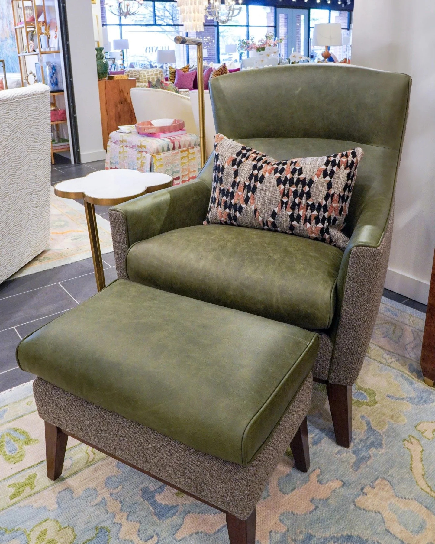 Timeless olive tones bringing calm, comfort, and a touch of luck to your space. ☘️

#henryhomeinteriors #oliveinteriors #neutralwithapop