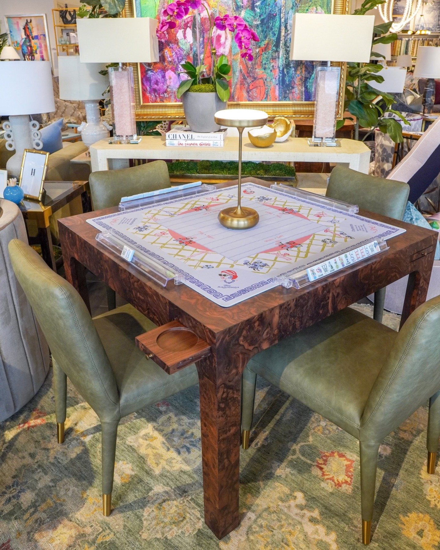 This setup&hellip; and still having to remind your bestie she can&rsquo;t call the joker!! ✨

#hostingseason #henryhomeinteriors #mahjong #mahjongtable #luxuryliving