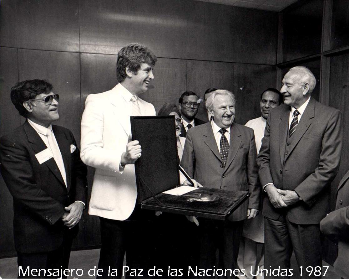 Carlos Mensajero de la Paz en 1987.jpg