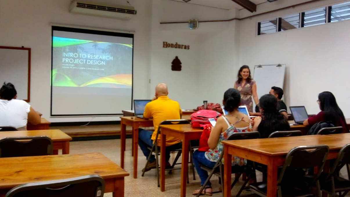 Seminarios: Taller de Introducción al Diseño de Investigación para Estudiantes Graduados