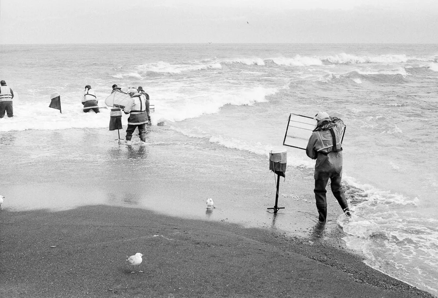 Fuji Neopan 400 - Whitetbaiters in the surf.jpg