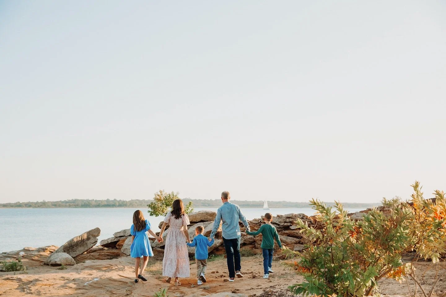 Family photos: work smarter not harder edition.

Want your family pictures to look cohesive without everyone wearing the same checkered outfit? Time to use a little color theory magic!

&bull;Start with a Color Palette: Choose 2&ndash;3 main tones (e