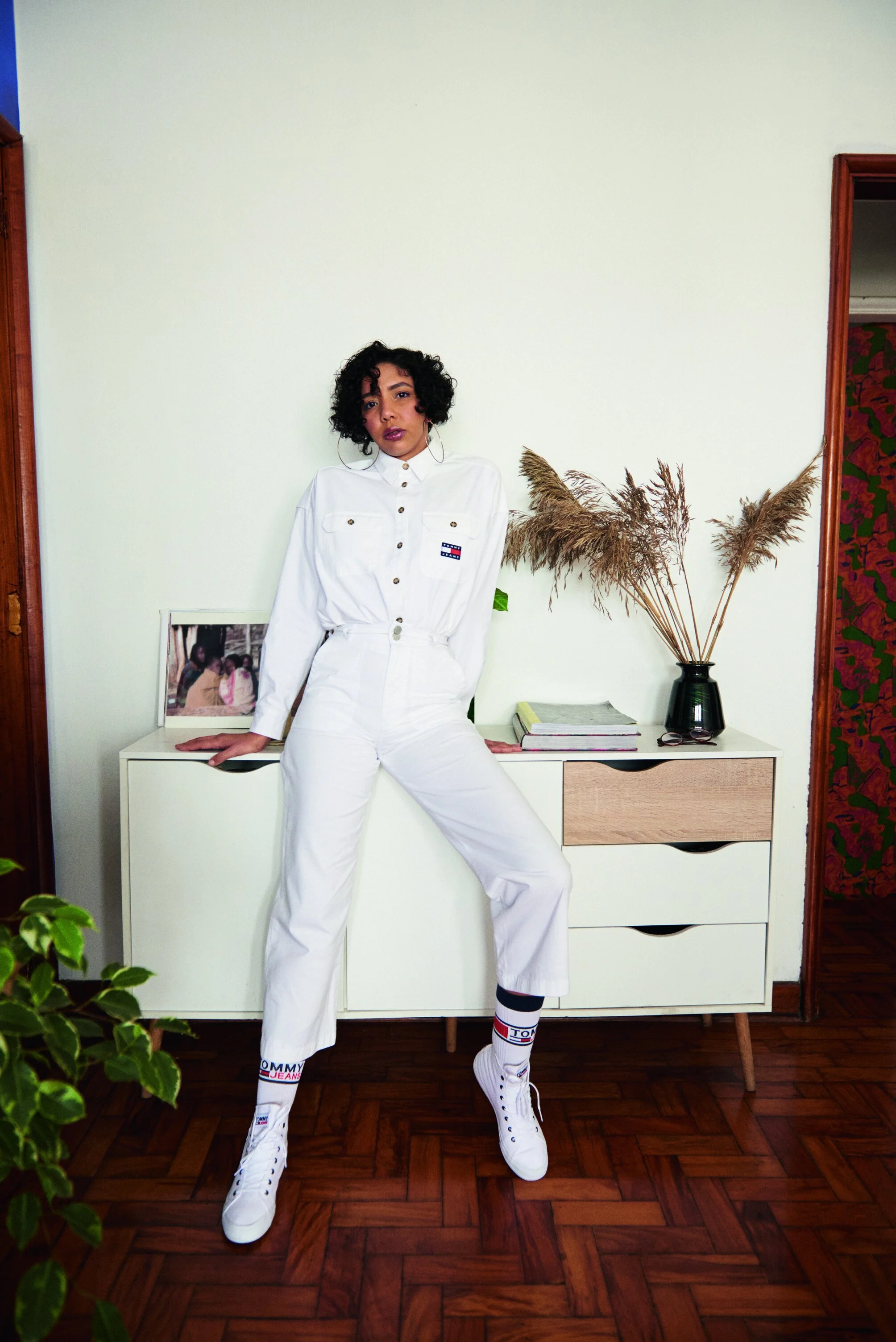 TOMMY HILFIGER attinge al potere della creatività per ispirare il cambiamento sociale con la campagna TOMMY JEANS "MUSIC TAKES US FURTHER”