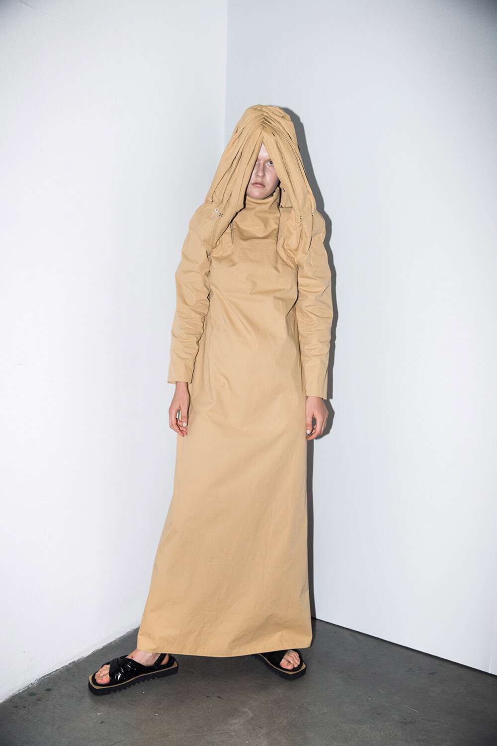 DZHUS SS22 Catwalk and Backstage