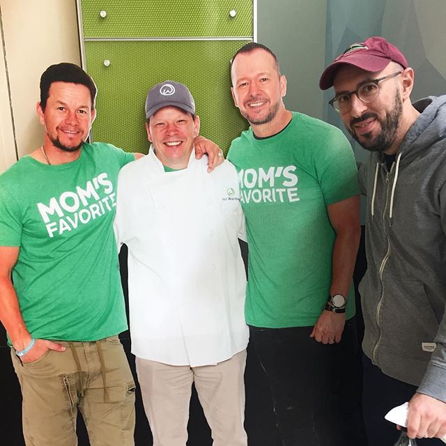 Miami trip highlight. #markwahlberg #donniewhalberg? #otherwahlberg #wahlburgers #brosbeingbasic #pearsonairport