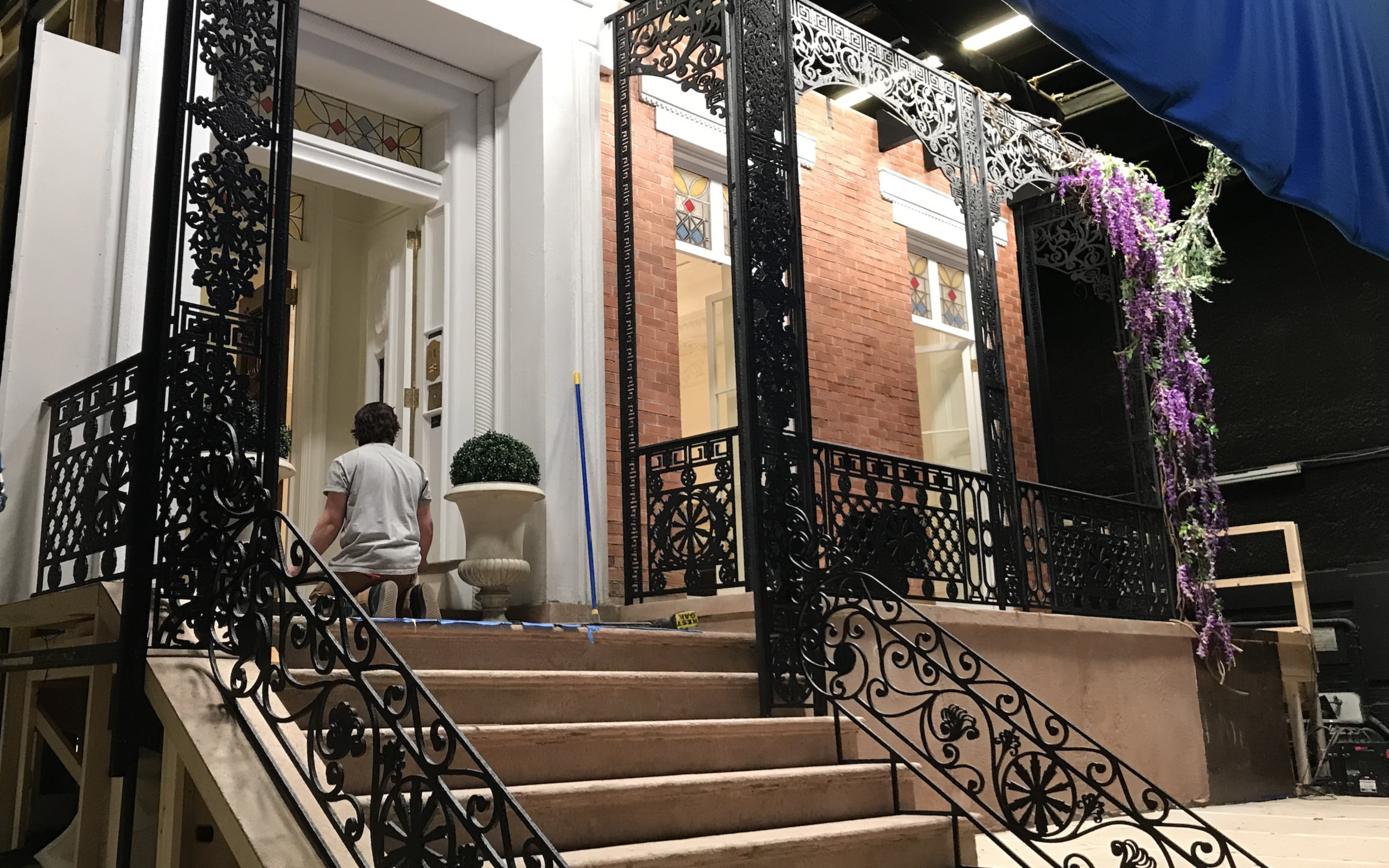  CARRIE’S GRAMERCY PARK TOWNHOUSE 