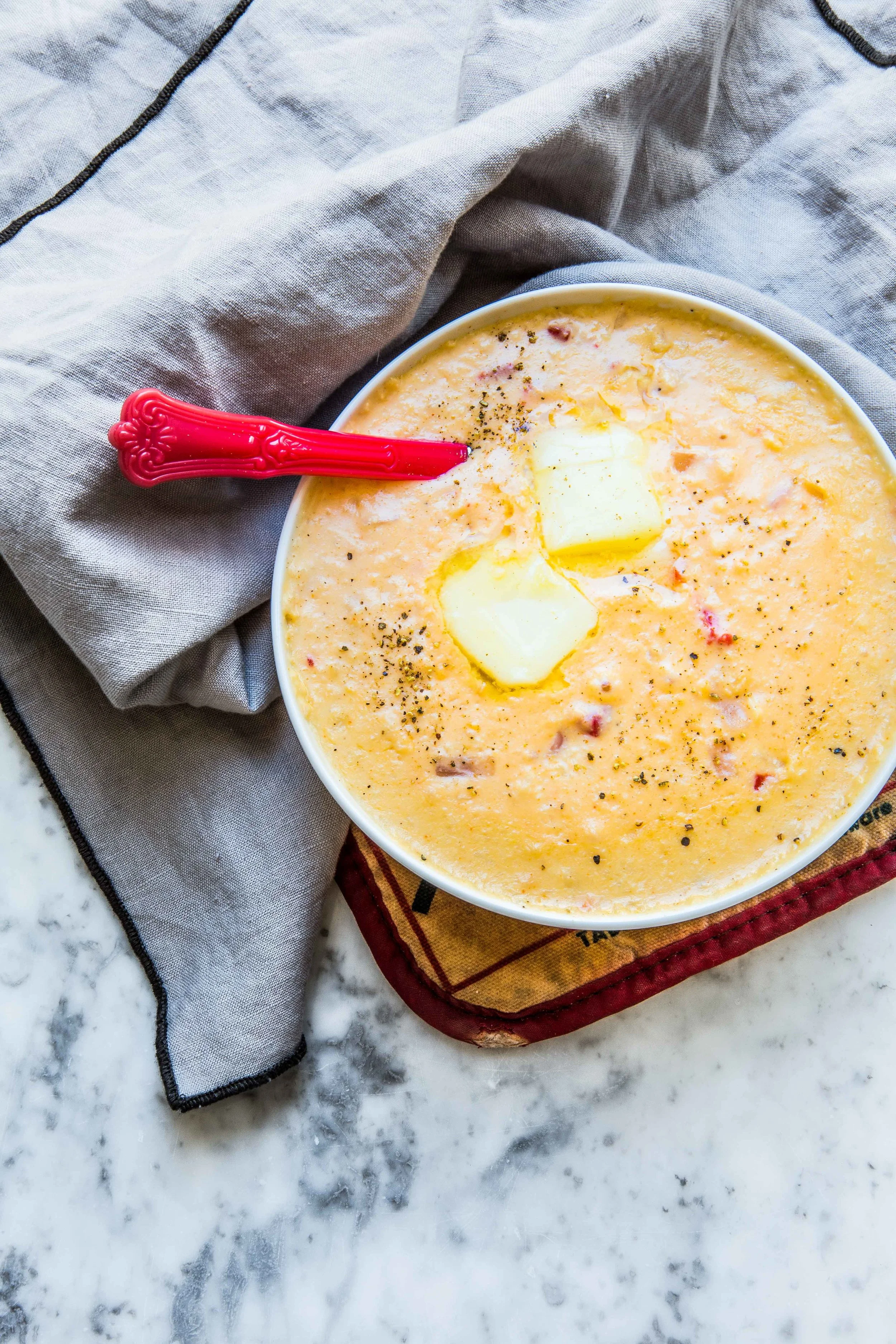 Keto Pimento Cauliflower Cheese Grits —
