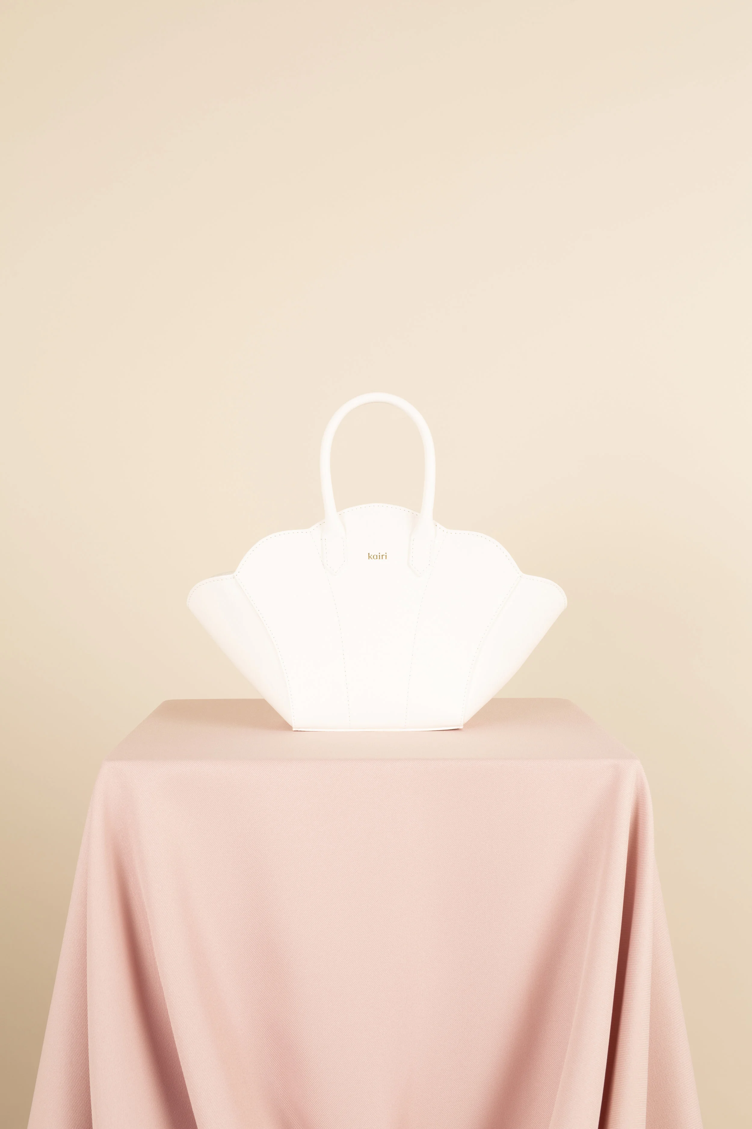 Kairi London Shell Bag (White) Front.jpg