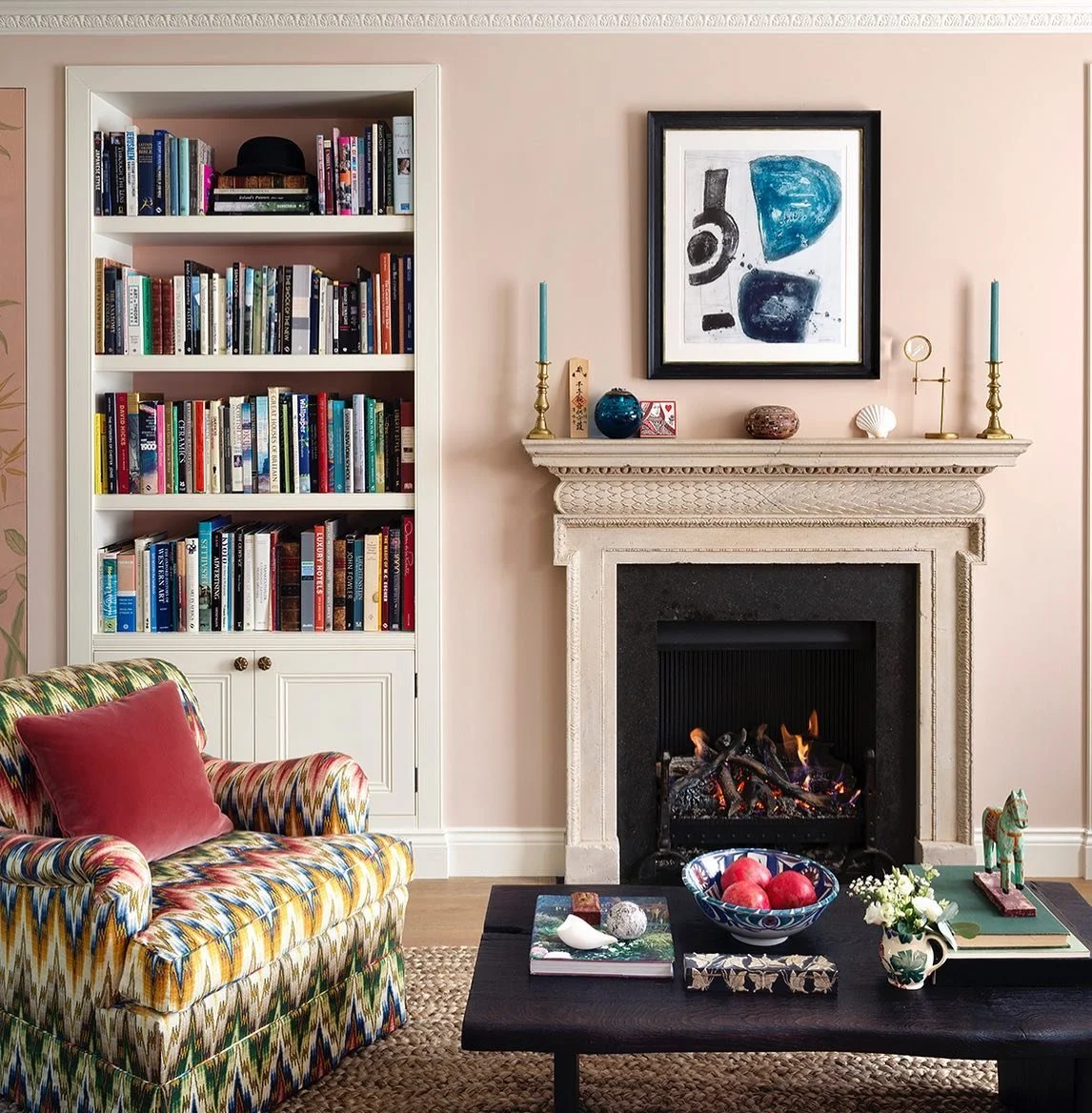 It&rsquo;s the weekend! 🔥&hellip;(and our new country project images are up on our website 🤗)
.
.
.
#rionadundasinteriors #rionadundas #interiordesign&nbsp;#drawingroom&nbsp;#londoninteriors #fireplace #Fridayfeeling A&amp;A Architects
📸@simonbrow