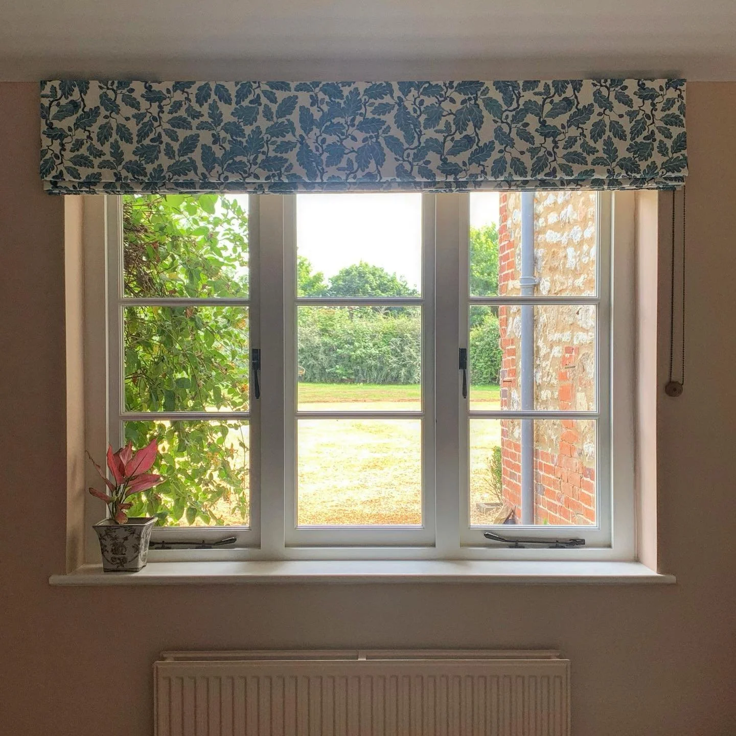 We took on this exciting Grade II listed country house project last year. The project was a challenge as the house was full of character (wonky walls, ceilings, windows and beams!) However we all LOVE a challenge and it was a dream project and client