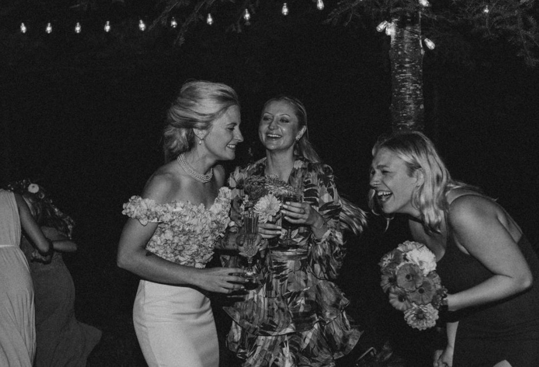 Wedding dance cheers laughter