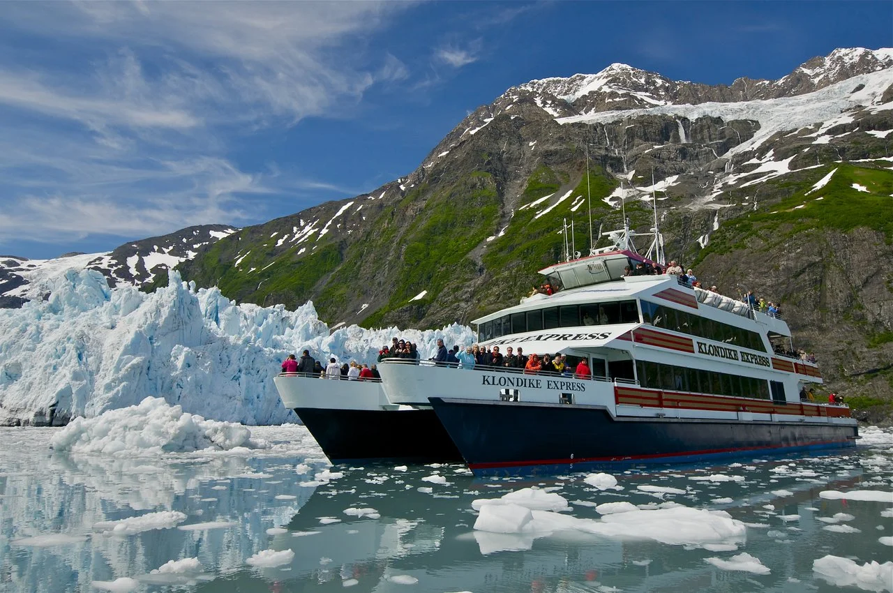 2016-phillips-cruises-boat-glacier_3127465c-5056-a36a-0abb7c44884b6dab.jpg