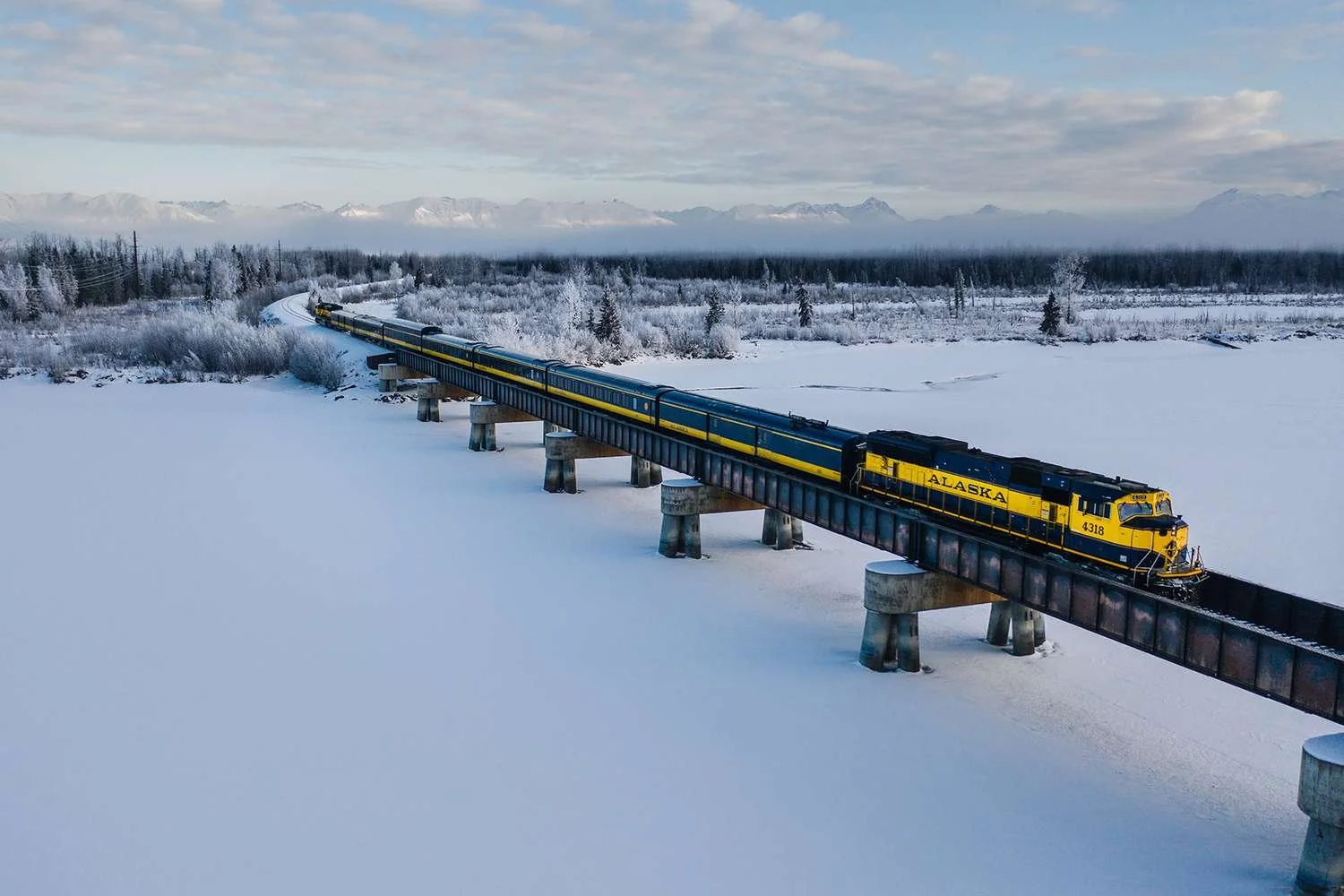 aurora-winter-train-alaska-railroad-AURORATRAIN0122-7e34168115ac448ebdf9951fdb68782d.jpg