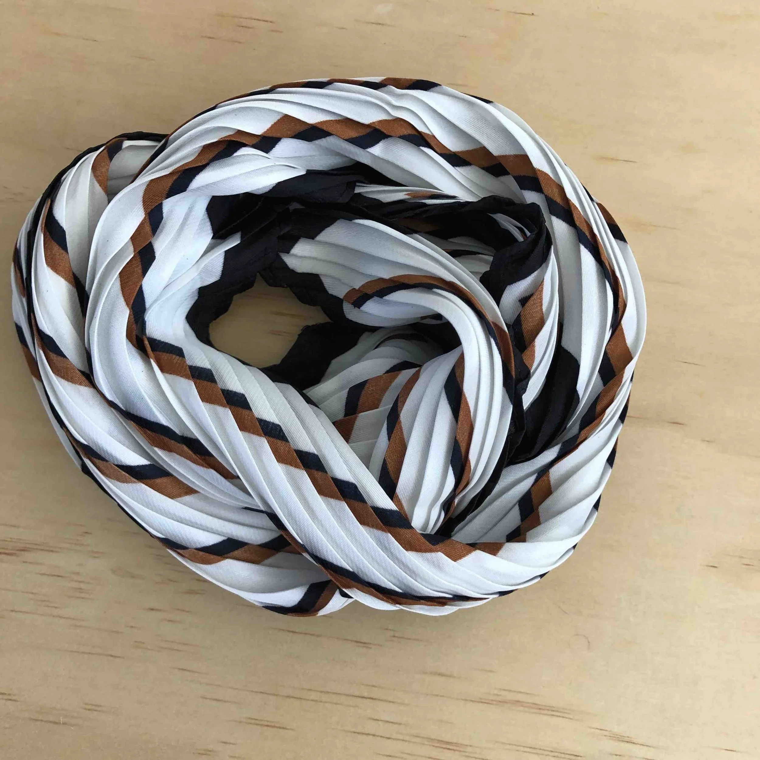 Tan Blacl White Crinkle Scarf .jpg