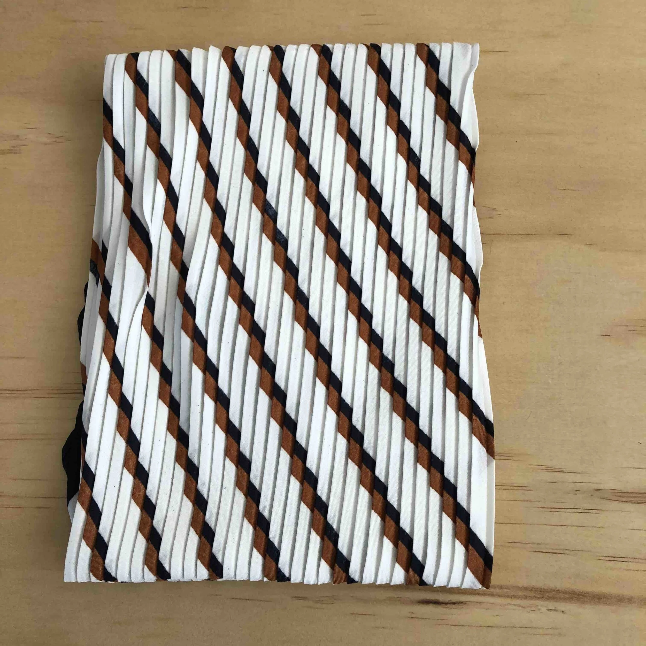 Tans Black and White square crinkle cut.jpg