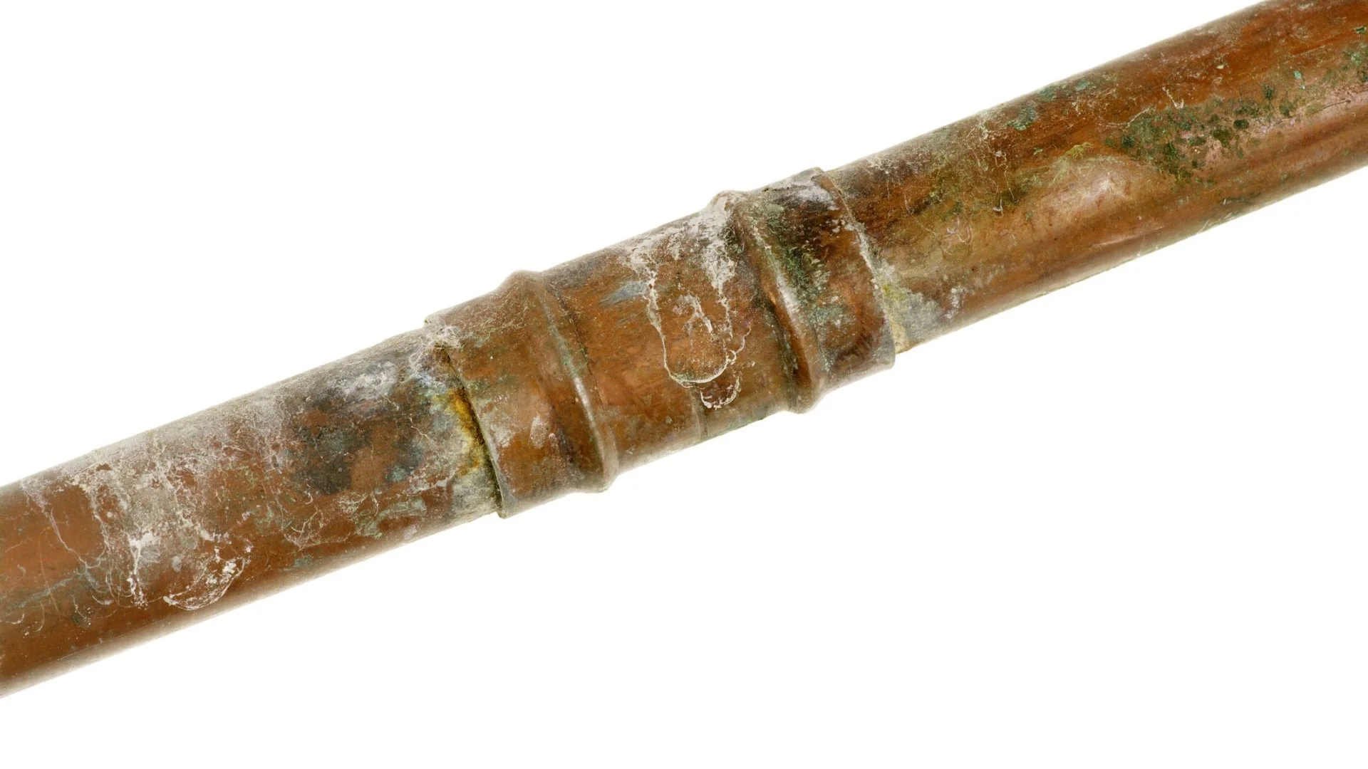 copper-pipe-corrosion-GettyImages-185267911-compressor-e1519310906408-1920x1080.jpg