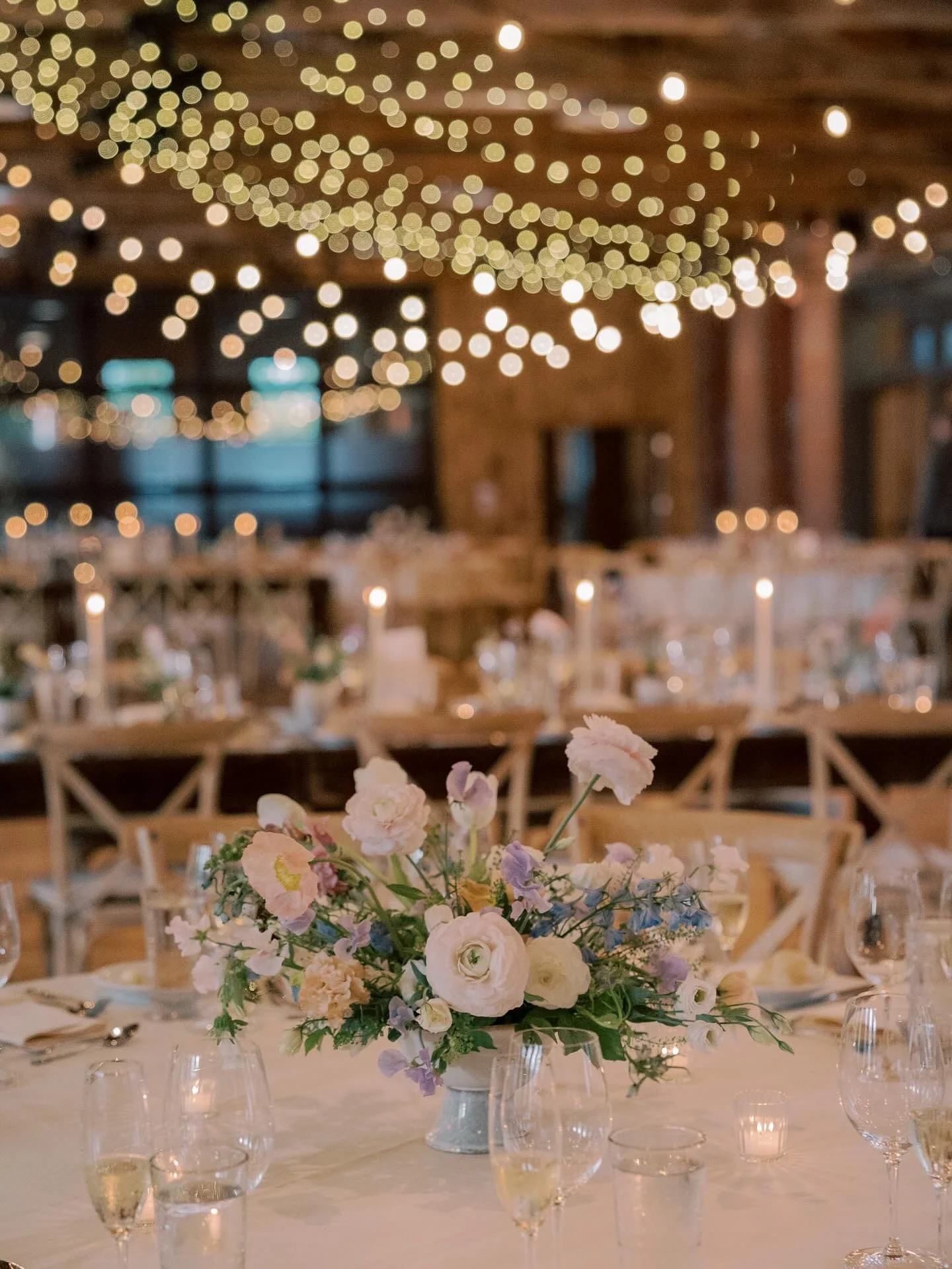 Every year I fall more in love with the magic of @citywineryhv! 💕🥂 #justcalldana
🌺 @lavenderandleaf
📸 @jesspalatucci
&bull;
&bull;
&bull;
#eventplanner #westchesterweddings #nycwedding #hamptonswedding #ctweddings #njweddings #wedding #weddings #