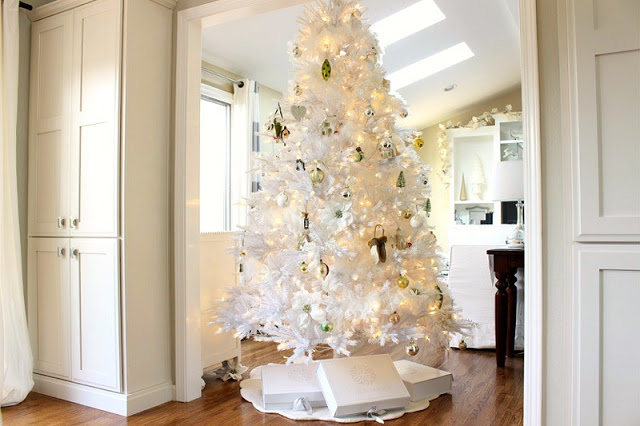 Christmas Tree Decorating - Happy Happy Nester