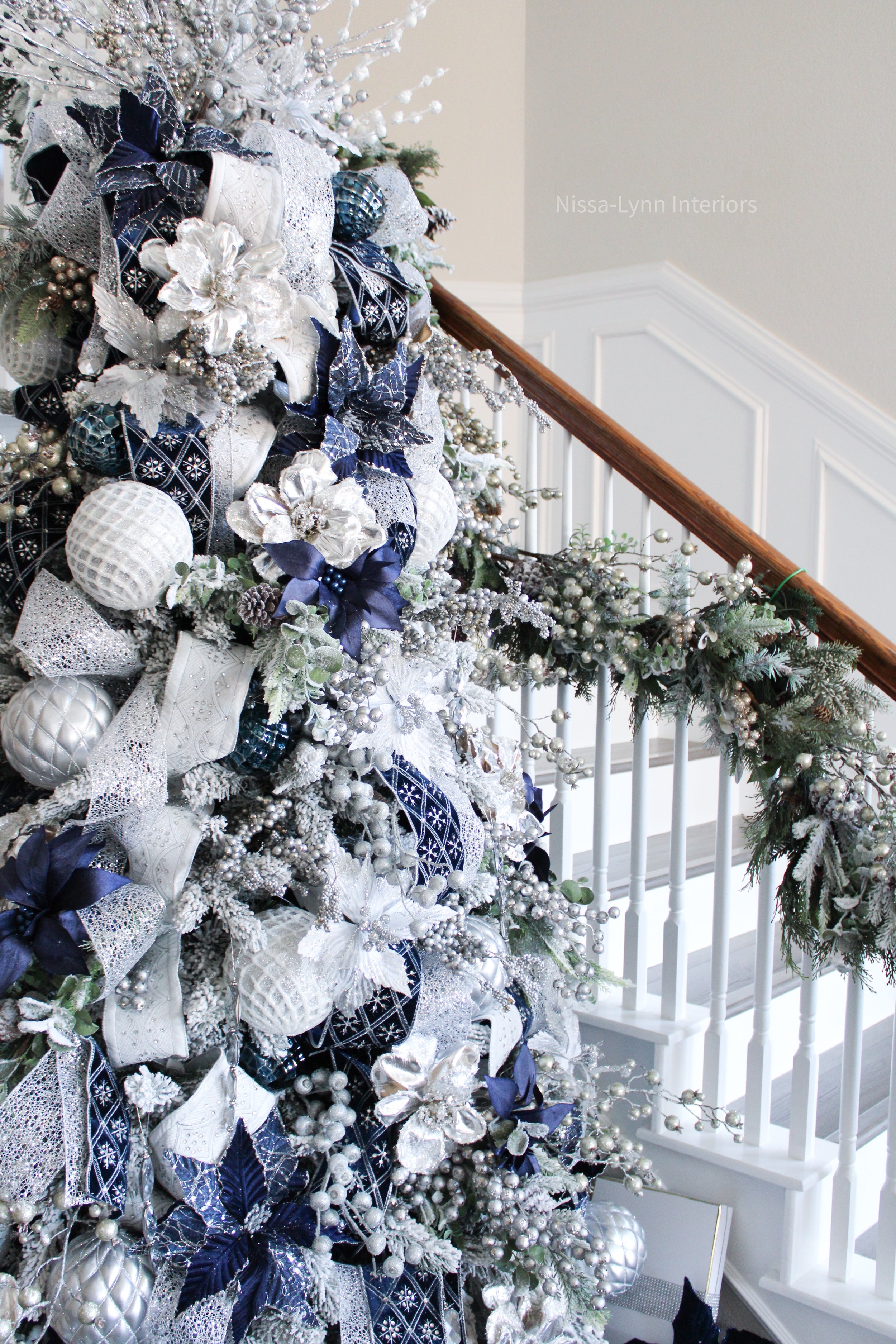 How to Decorate a Stunning Blue and Silver Christmas Tree - An  Extraordinary Day