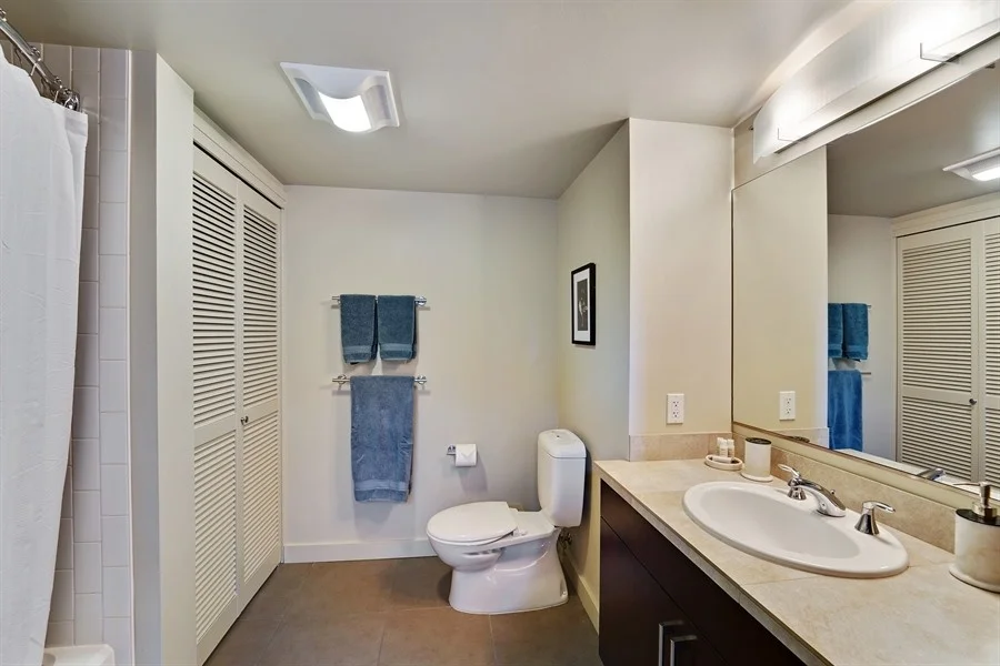 10_900LenoraStreet_Suite103_8_Bathroom_LowRes.jpg
