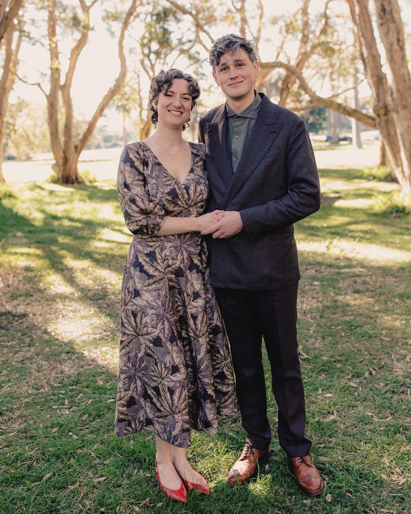 Kalina ❤️ Jack
These lovers married in front of a handful of their nearest dearest in Centennial Park, Sydney.
.
Low key but damn SPECTACULAR with those stunning shoes!! 👠👠 🙌🏼
.
Celebrant words by the wonderful @alisonthecelebrant 
.
Photography 
