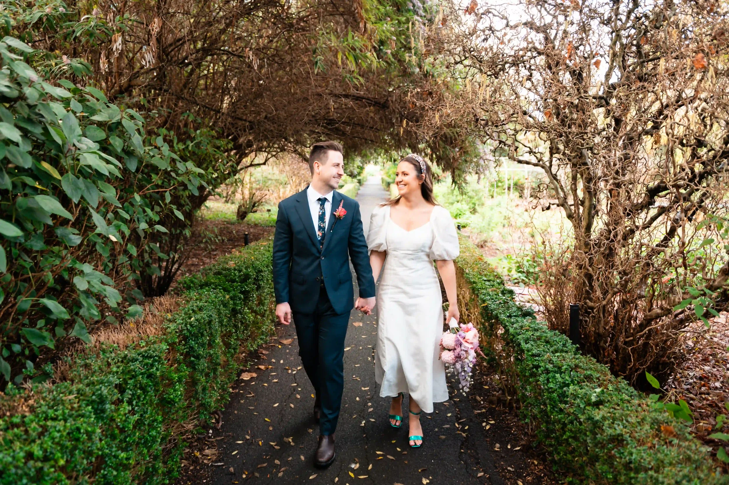 couple-elope-in-gardens-at geelong-waterfront