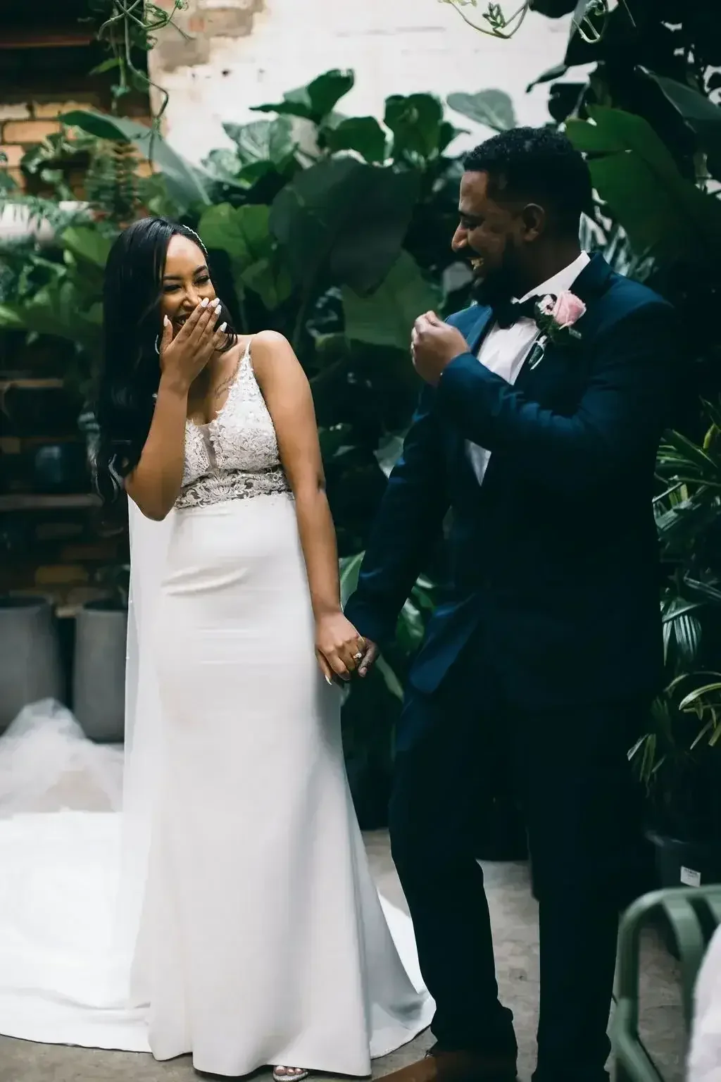 Couple getting married at a pub on Darling Harbour Sydney with I Do Drive Thru — elopement celebrant from $400