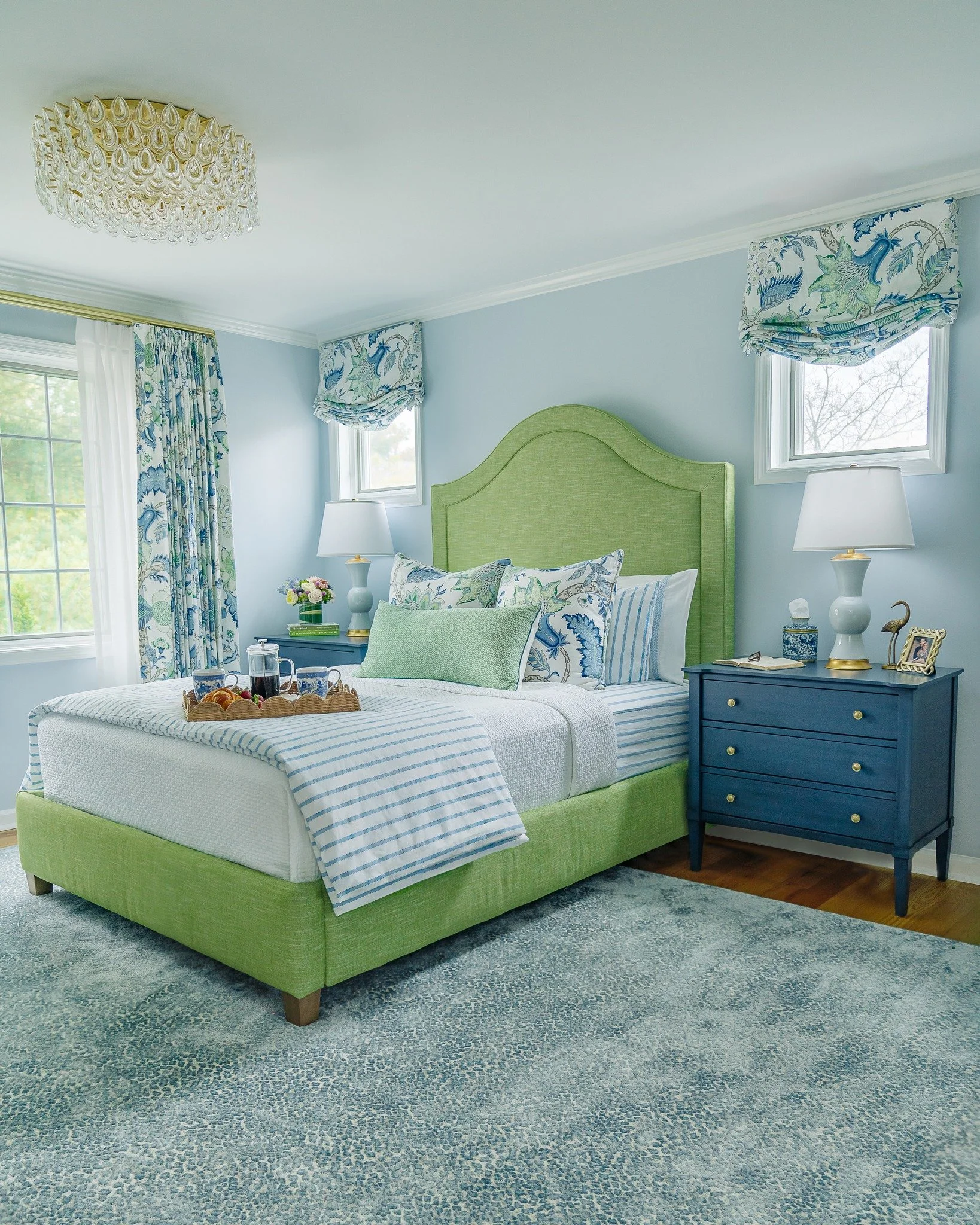 An upholstered headboard instantly transforms a bedroom&mdash;adding softness, texture, and a focal point that brings the whole room to life. It&rsquo;s comfort and style wrapped into one statement piece.

Photography: @kwdcreative 

#windinglaneinte