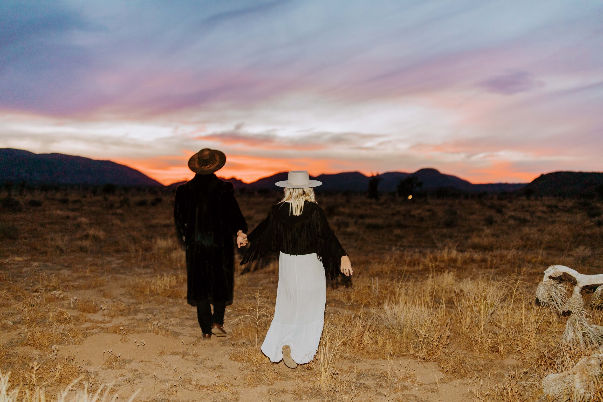 Ashley + Kyle adventure joshua tree session desert-115.jpg