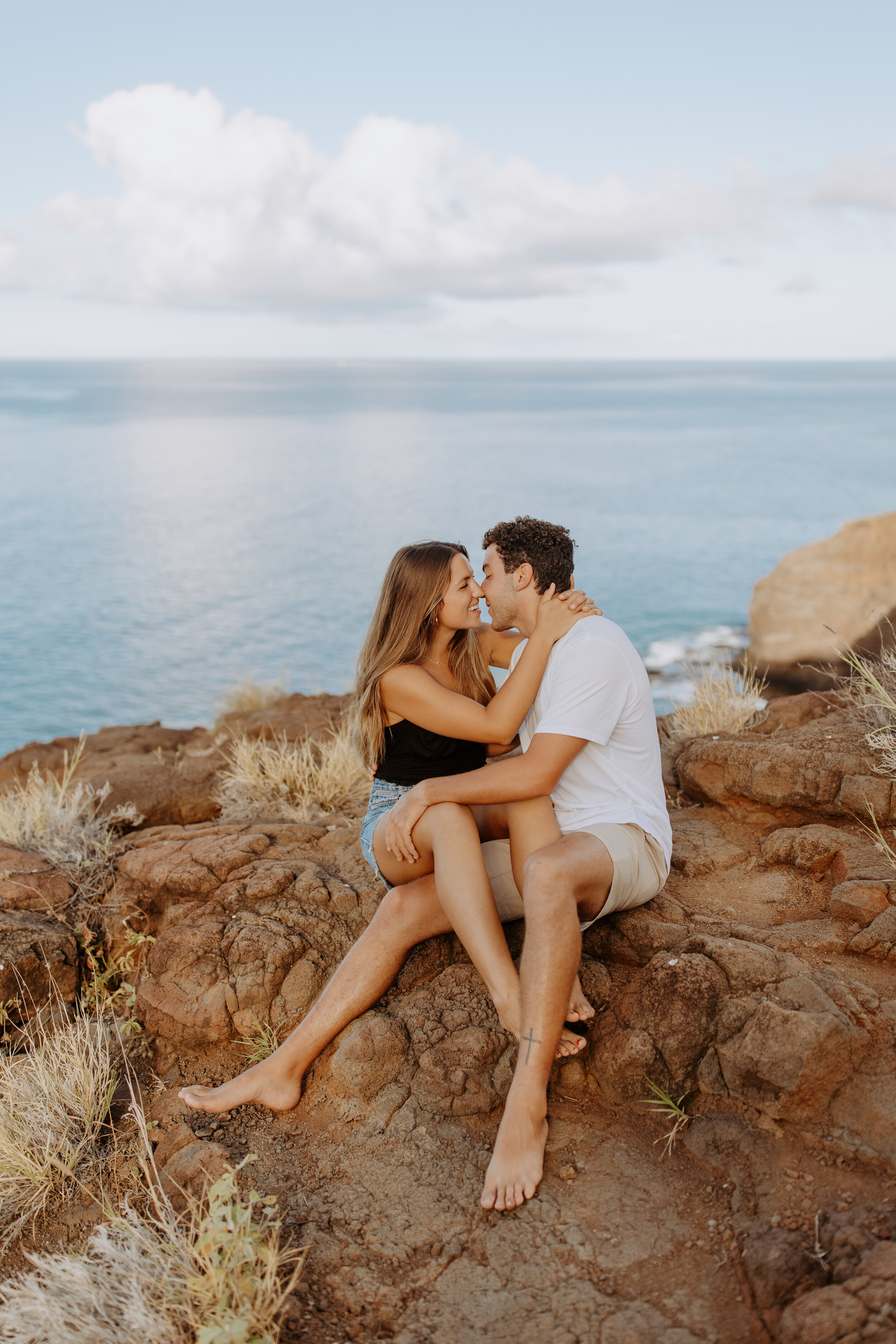 california ocean cliffside photo shoot for couples in san diego