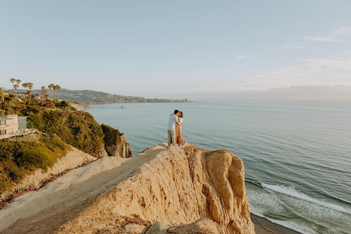 I had to post these horizontals cuz verticals just don&rsquo;t show how epic this place is!

#SanDiegoPhotographer #SanDiegoWedddingPhotographer #torreypines #LaJollaPhotographer #LaJollaWedding #beachengagement #beachengagementphotos #lajollashores 