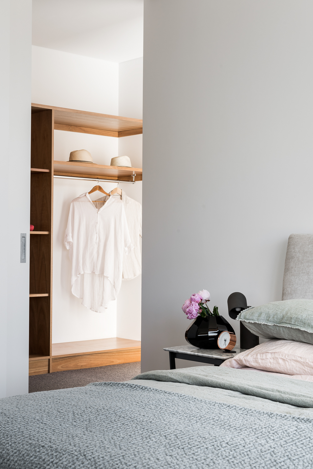 Como Residence by Studio Atelier - Contemporary bedroom.jpg