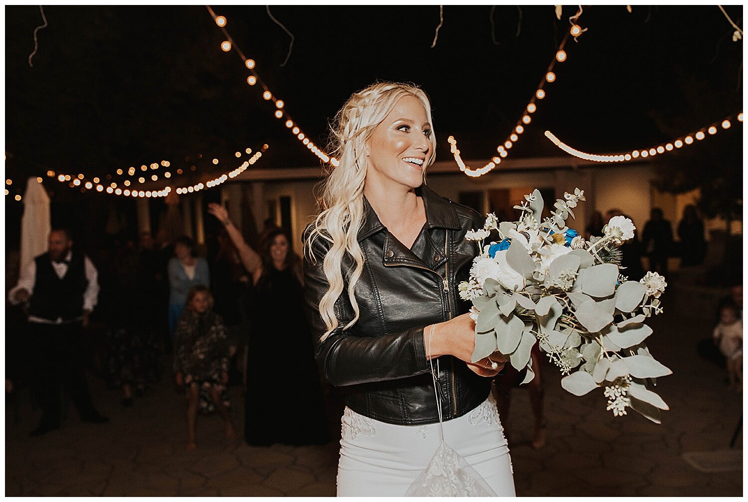 bride bouquet toss
